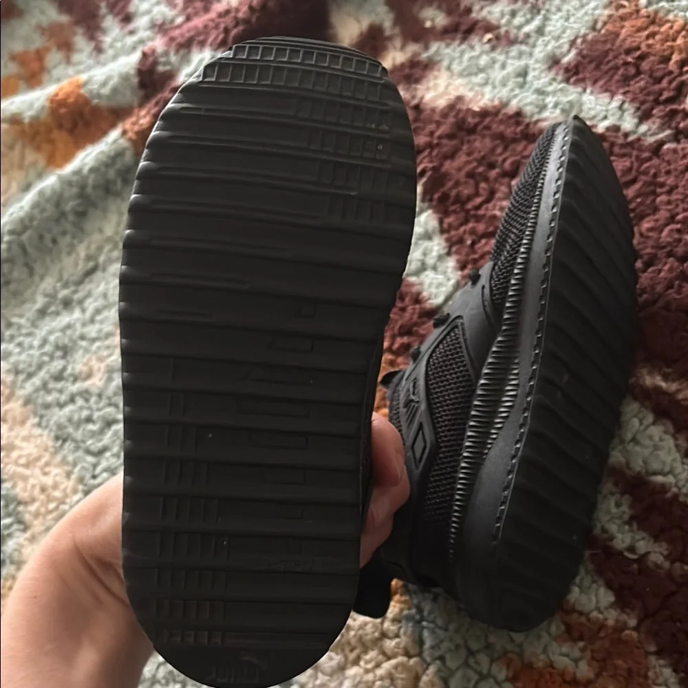 Puma Kids All-Black Knit pull on Sneakers - Picture 3 of 4